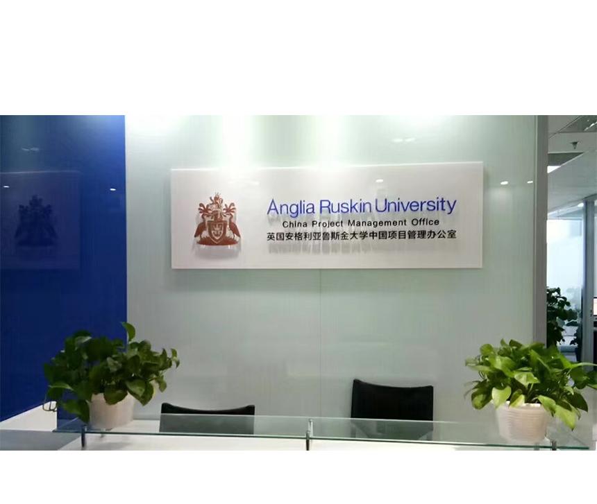 瓷白亚克力挂板logo墙(图1)